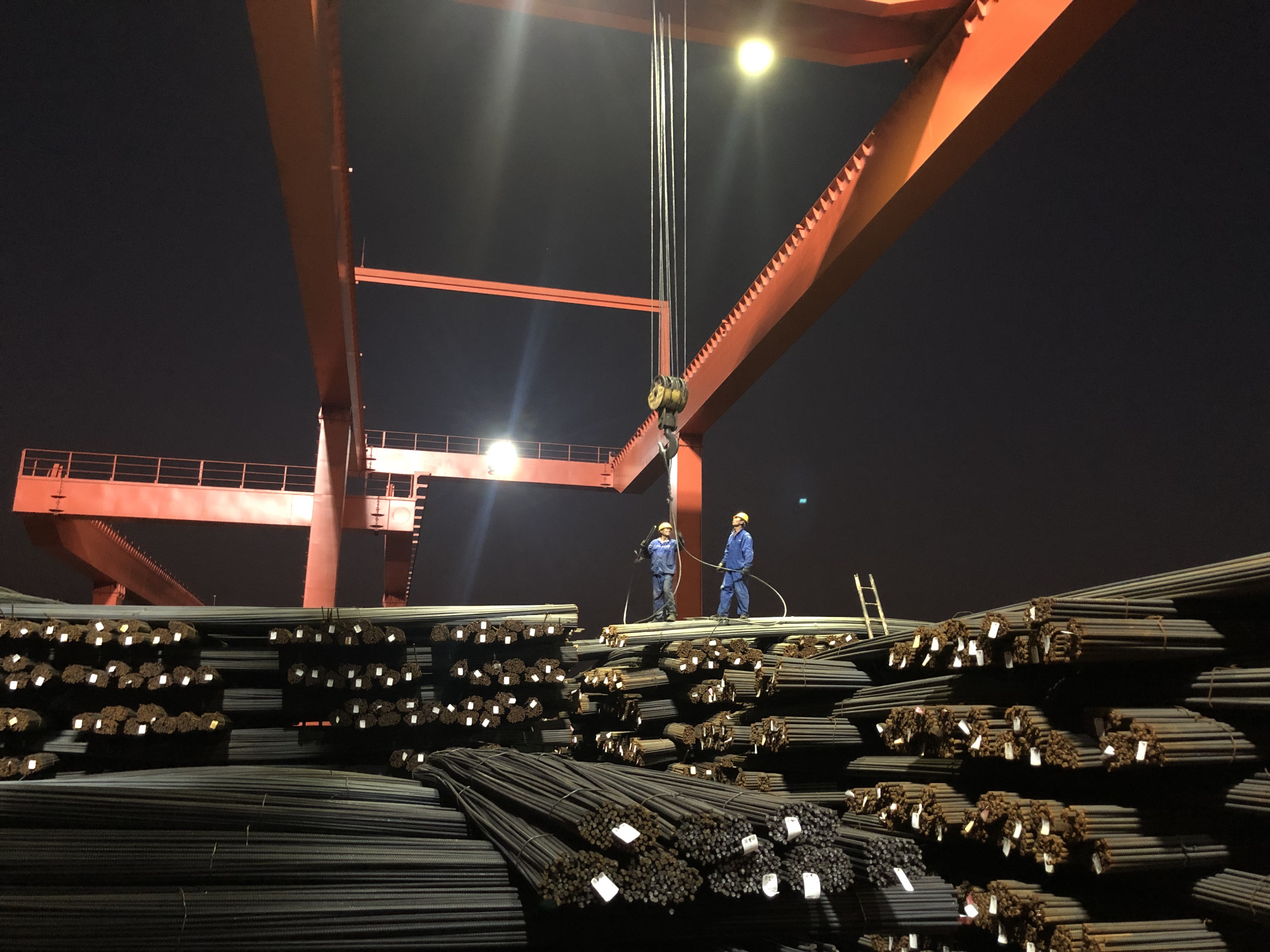 Deqing, Zhejiang шаарынан сыртка чыгарууга даяр болгон болот курчоо түтүгү