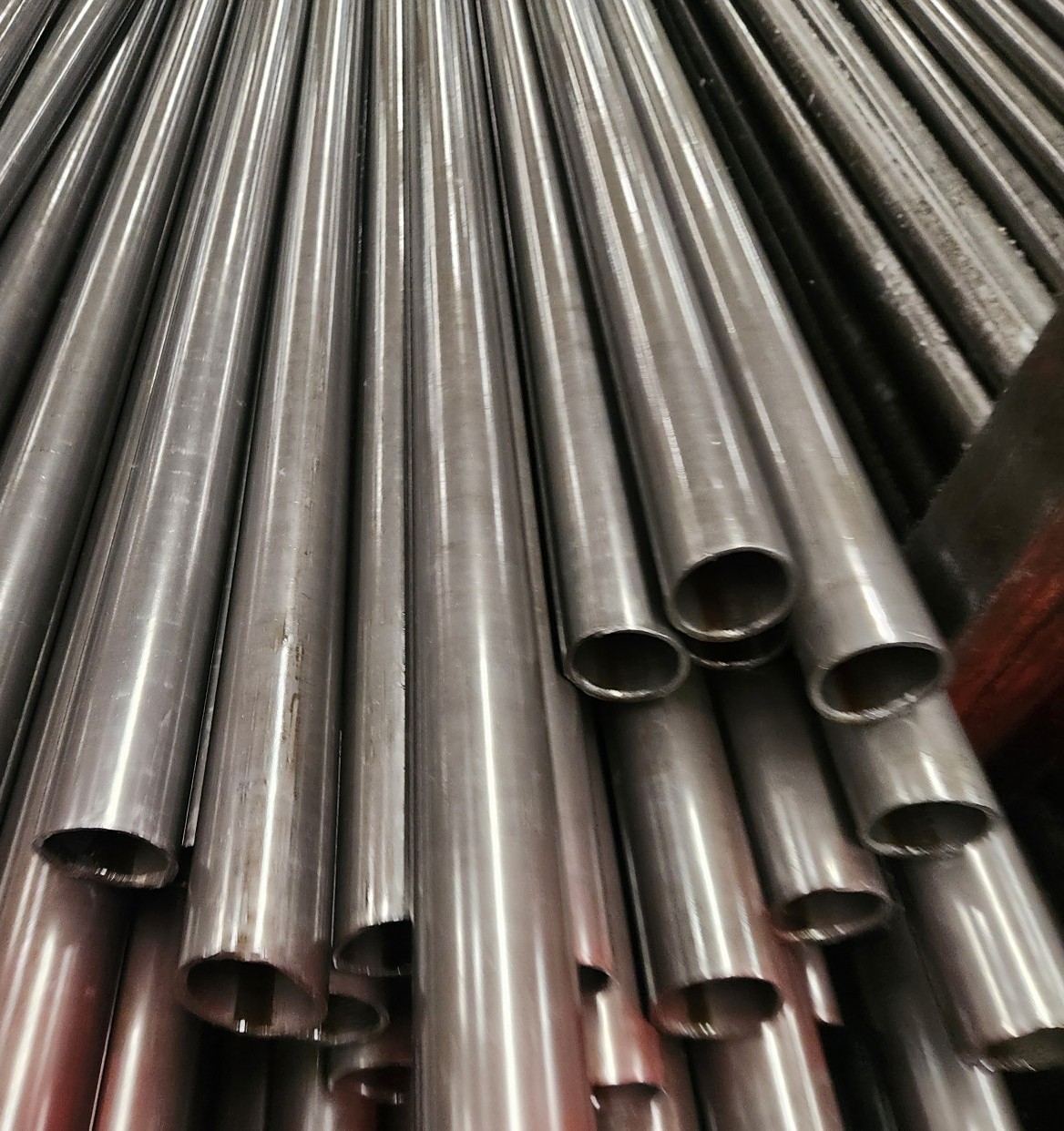 Ống không hàn dành cho Độ chính xác, Độ bền và Độ tin cậy Công nghiệp