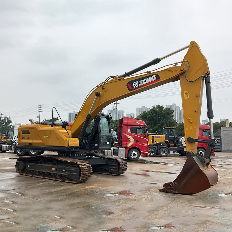XCMG XE245 25 Ton Crawler Excavator for Earthmoving Trenching Road Construction and Foundation Digging