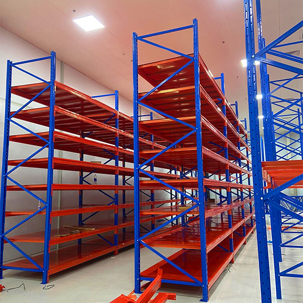 Estantes para almacén | Duraderos, ajustables y optimizadores de espacio