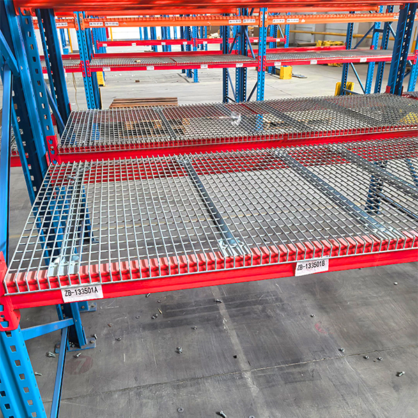 Optimierung von Drahtgitter-Bodenplatten für sichere Lagerung
