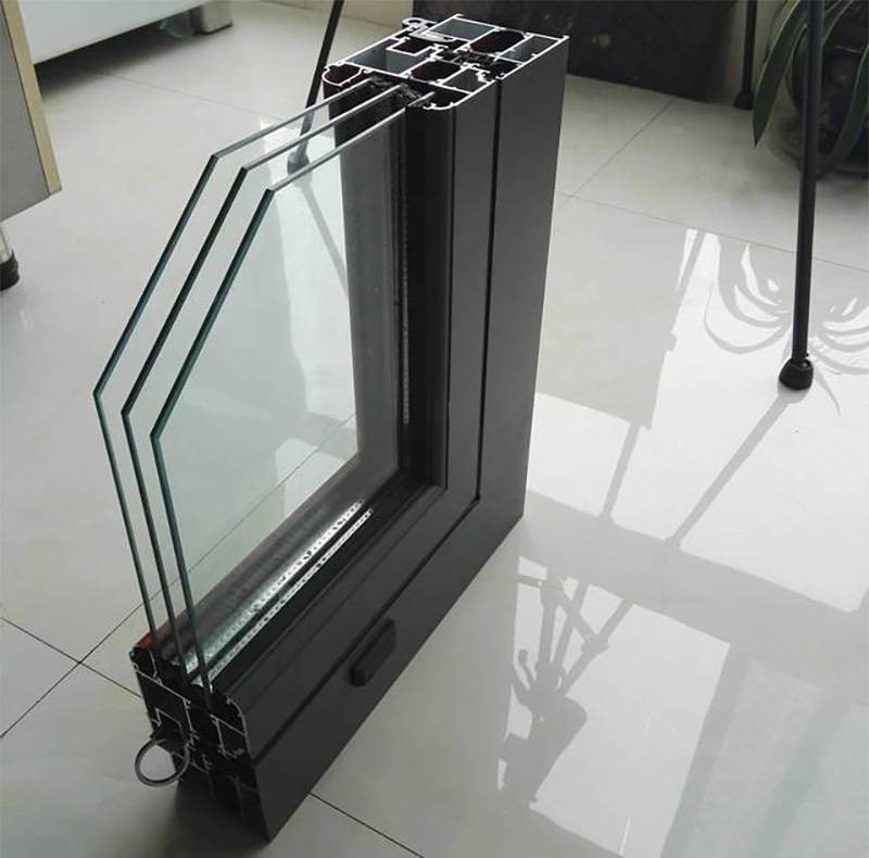 กระจกนิรภัยแบบลามิเนตมีข้อดีในการป้องกันรังสี UV หรือไม่?
