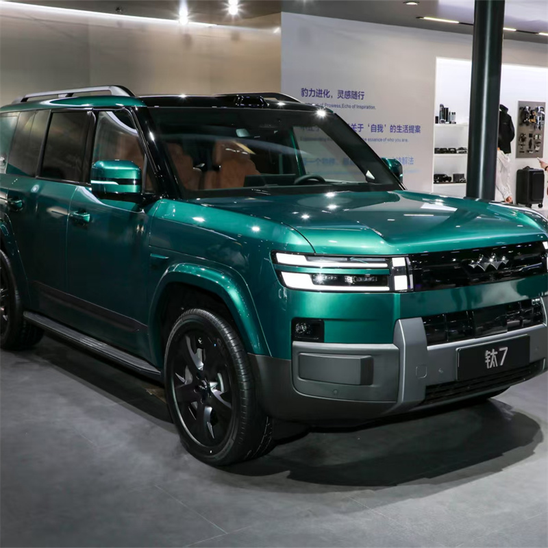 Exclusive Dark Green Paint | BYD Fangchengbao Leopard 7