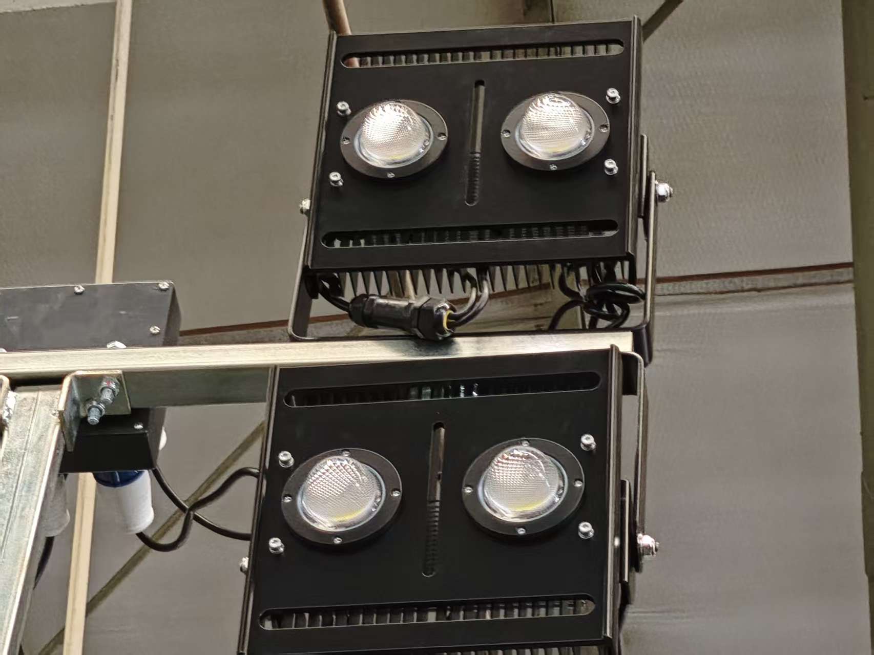 LED(1664d6e6e8).jpg