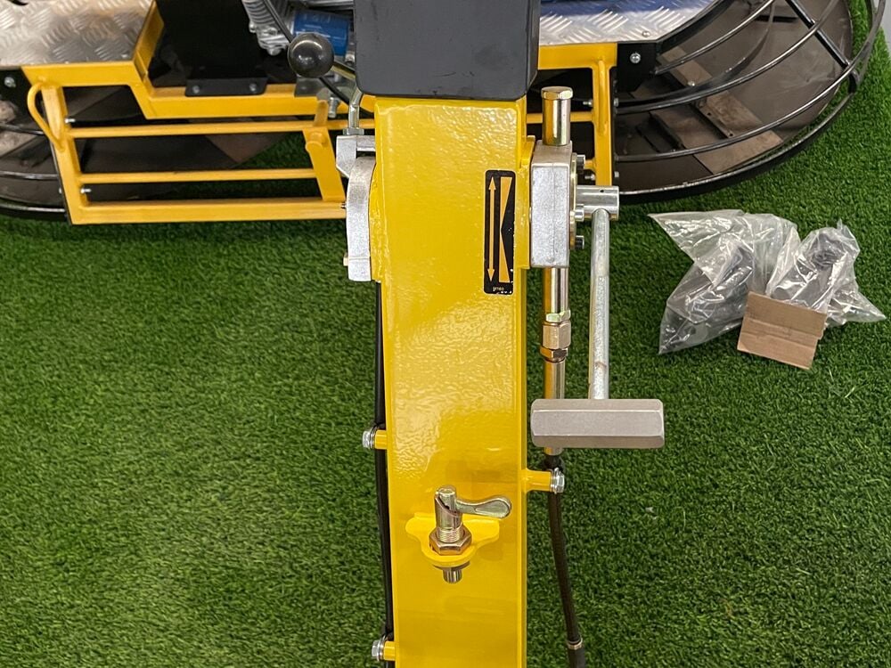 操纵杆Adjustable_armrests.jpg