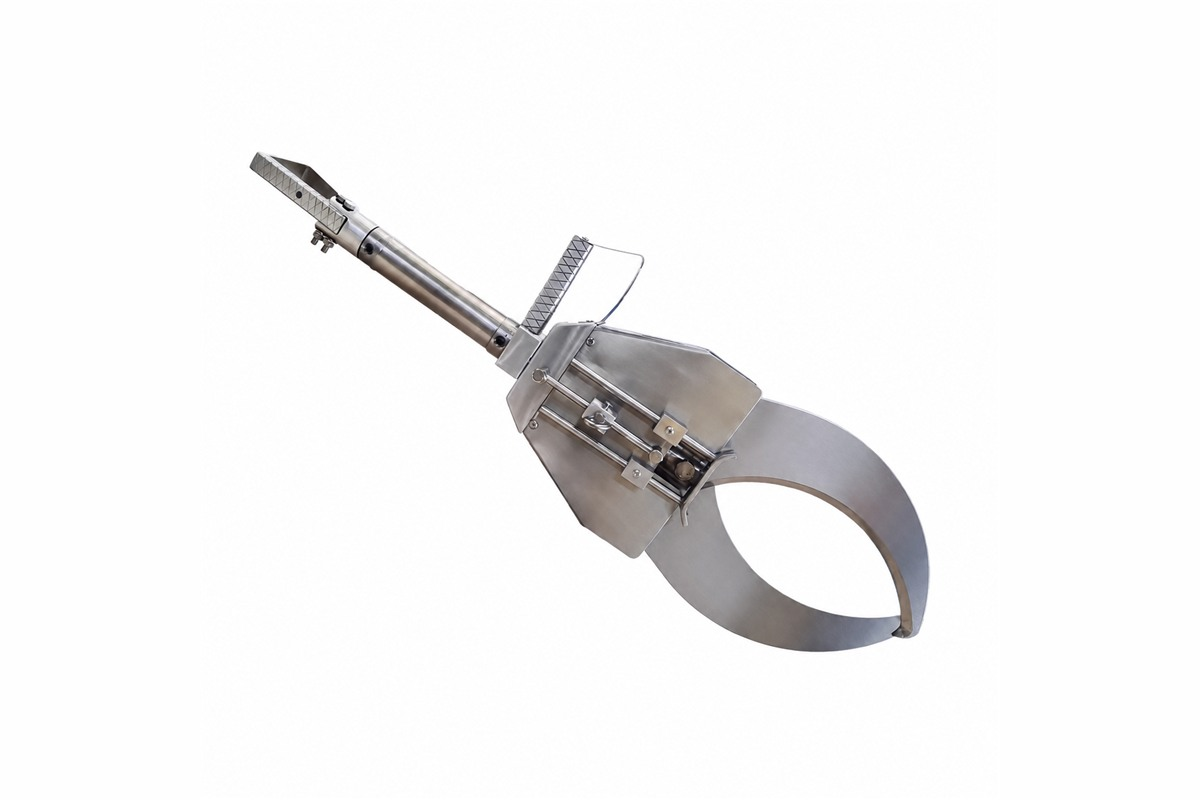 OUMAN Launches Heavy-Duty Pig Head Scissors 420x12mm for Slaughterhouse Applications