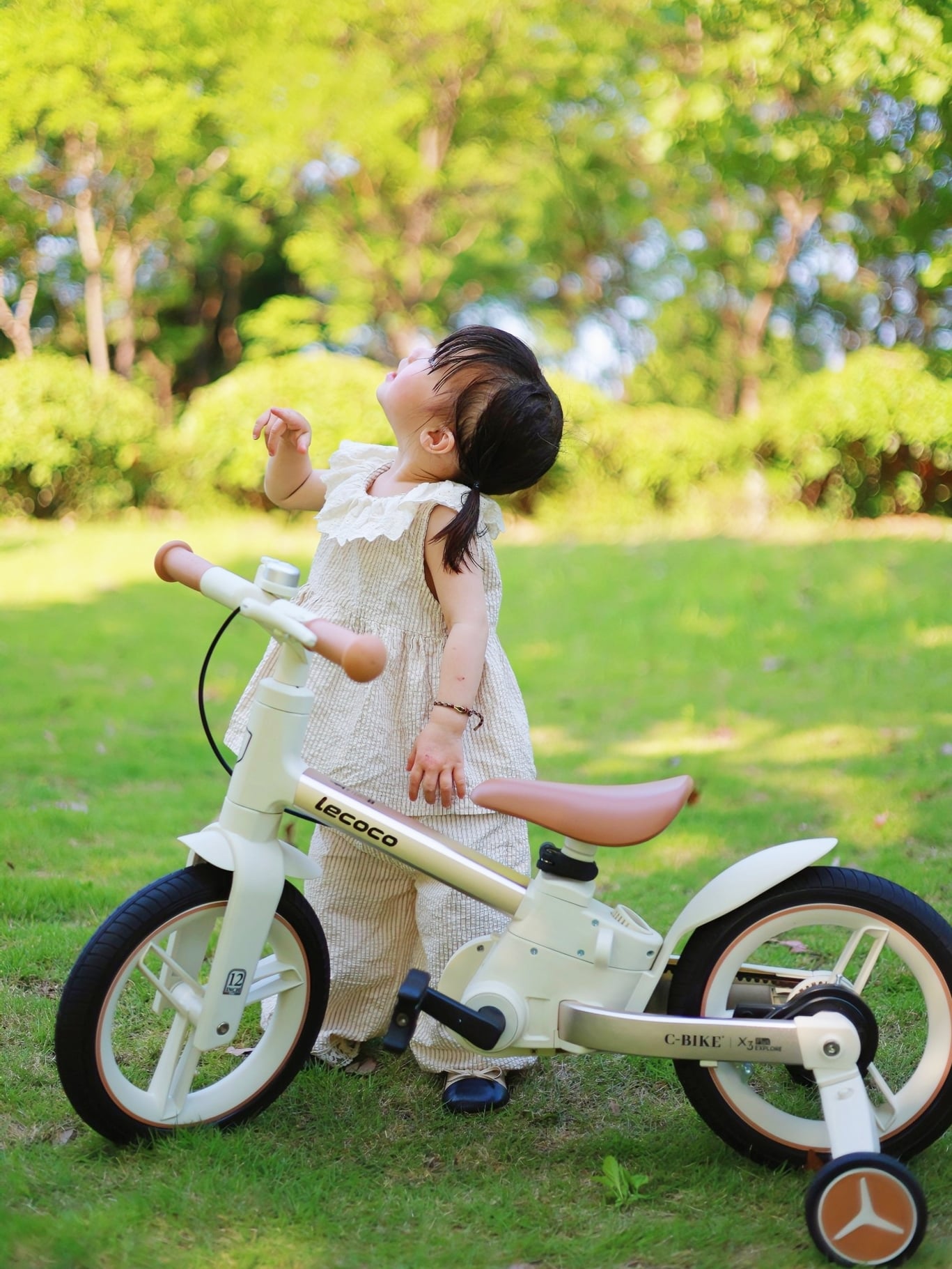 Come fa una bicicletta multifunzionale ad adattarsi alle diverse fasi di apprendimento della guida in età infantile?