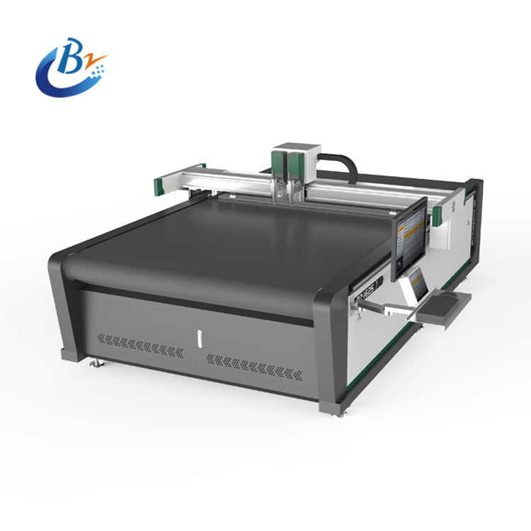 Vibrating Knife Cutting Machine for the Advertising Industry