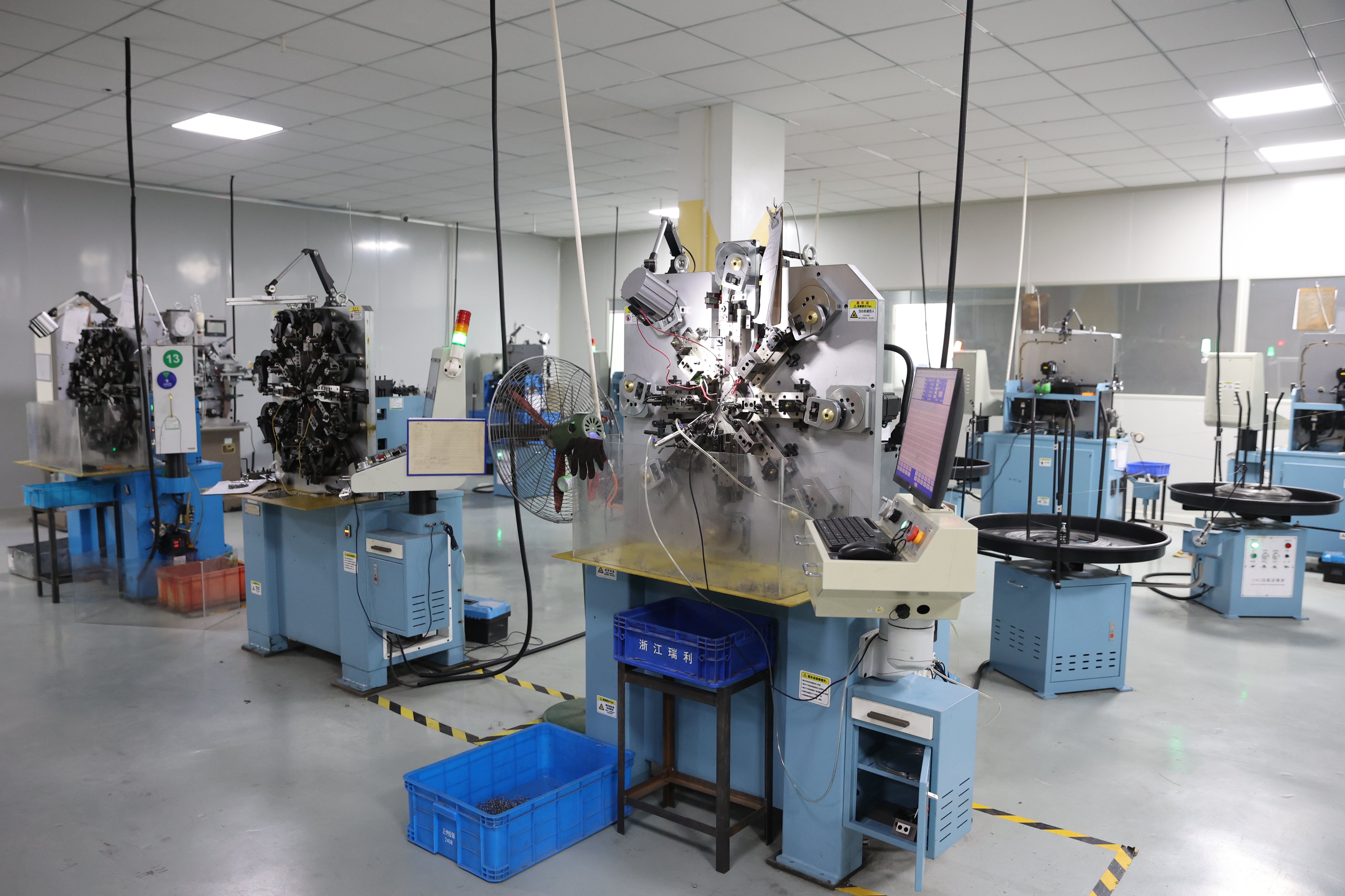 The impact of wire diameter on the performance of heavy-duty coil springs.
