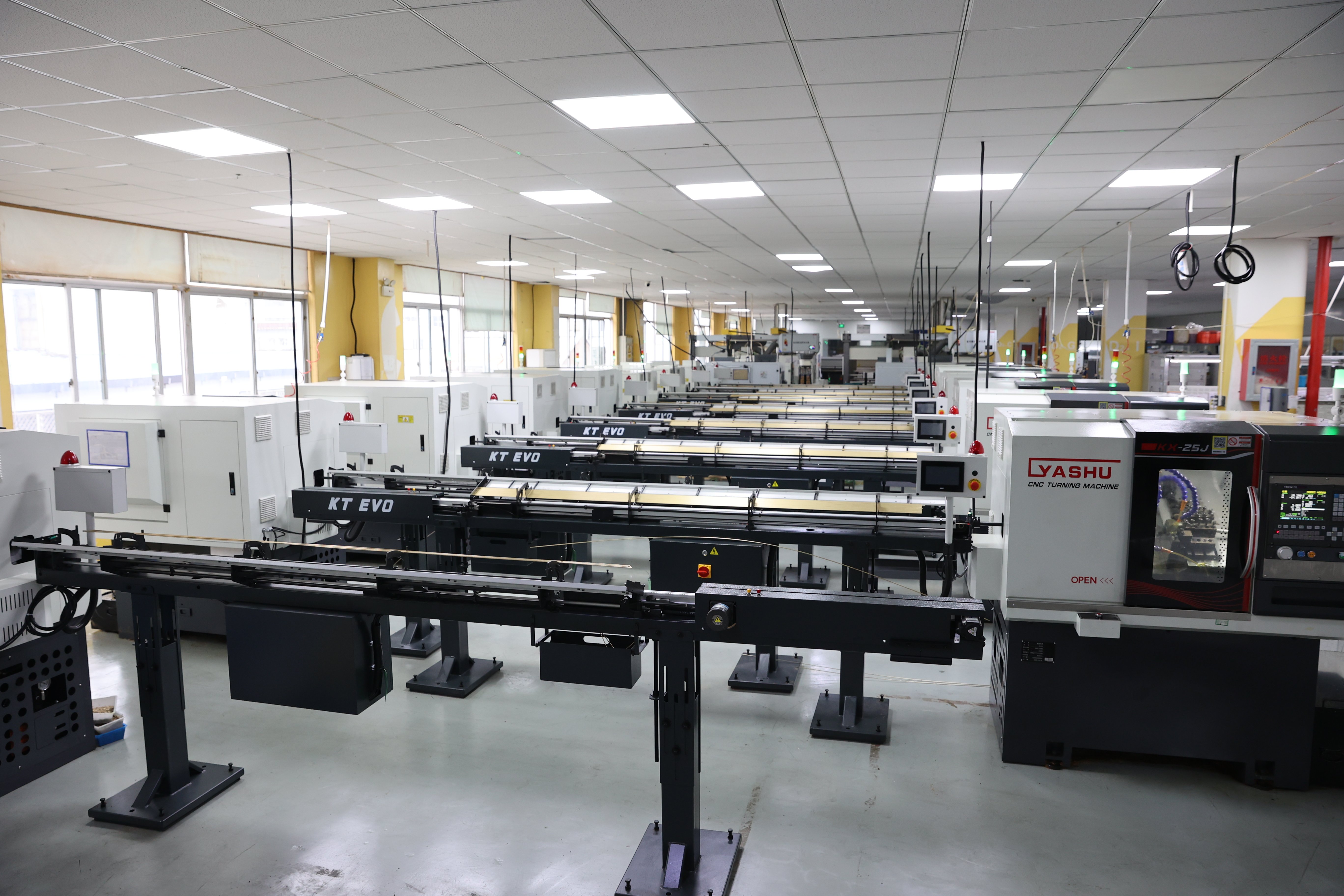 Bar-fed CNC turning machines in the Zhengna Technology workshop