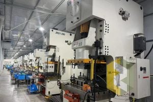 Single-Hit Stamping vs Progressive Die Stamping: How OEM Buyers Should Choose the Right Metal Forming Process