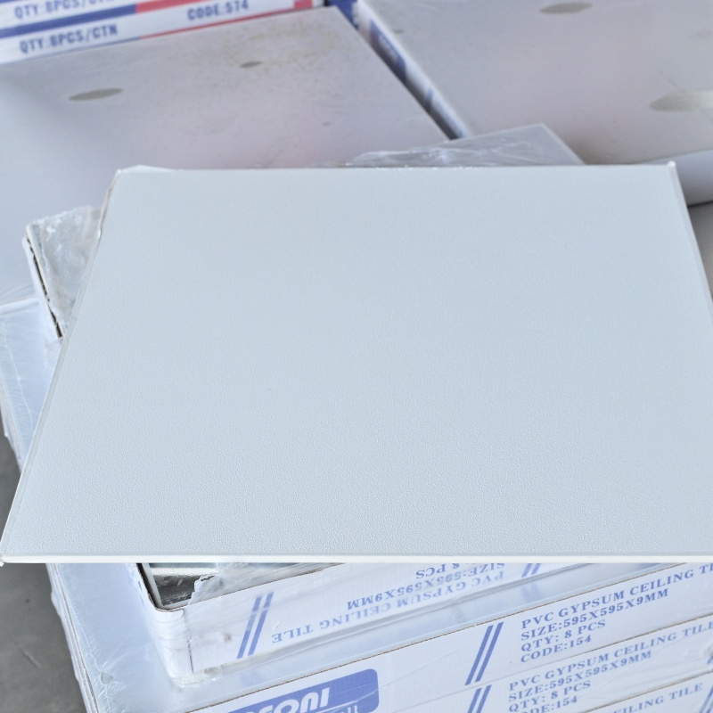  600x600mm PVC Laminated Gypsum Ceiling Tiles with Aluminum Foil Backing\n