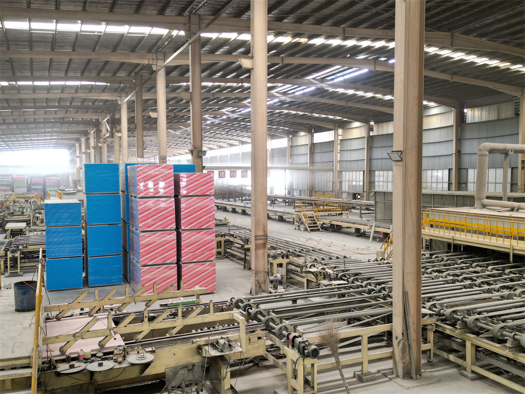 150 Million m² Annual Production Capacity