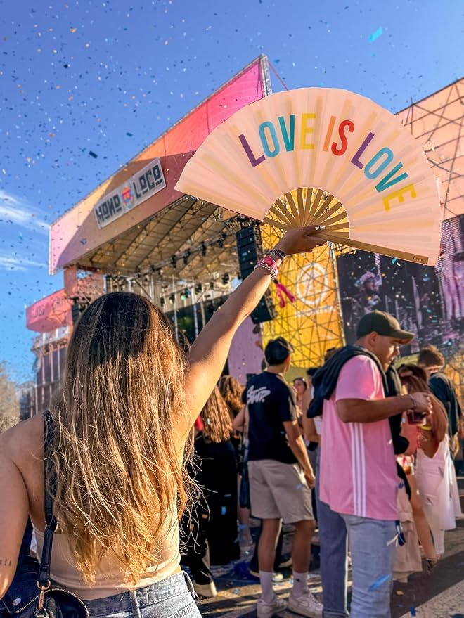Why Custom Hand Fans Remain One of the Most Effective Promotional Products for Outdoor Events (2).jpg