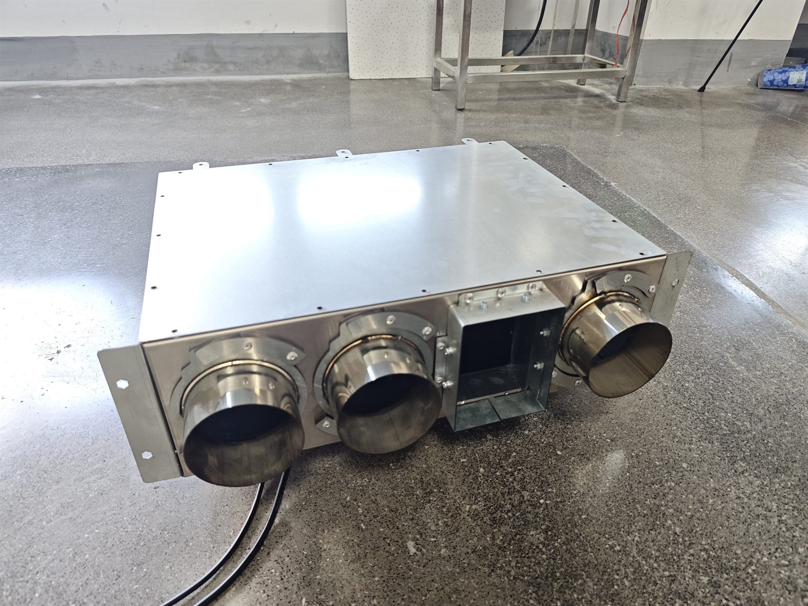 box-front-outlets.jpg