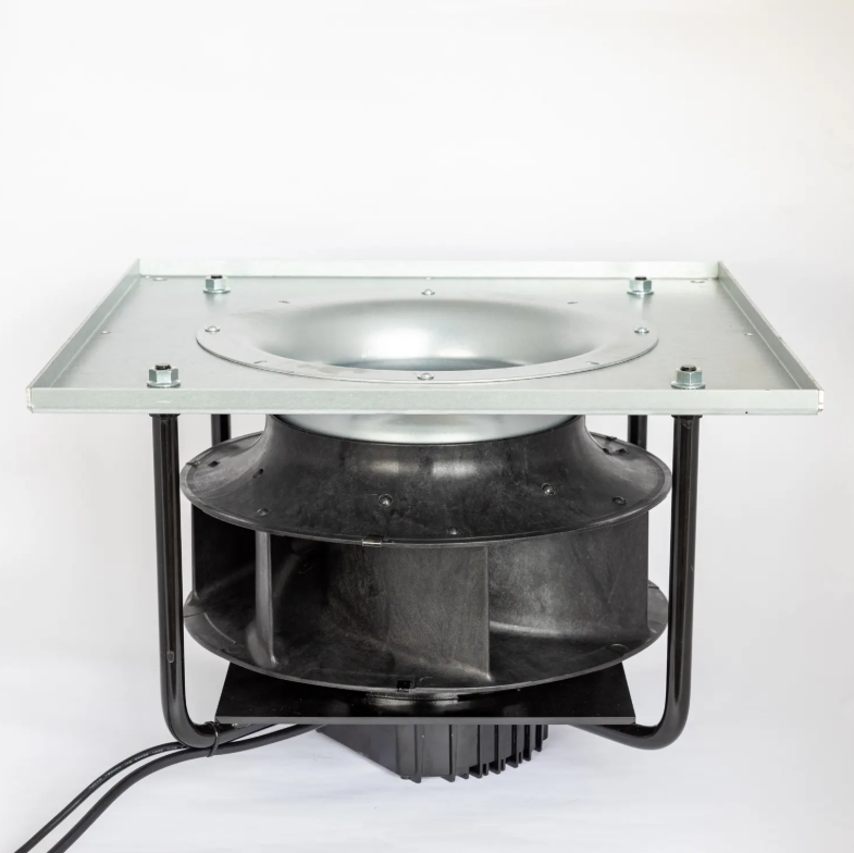 Koja je razlika između naprijed i natrag zakrivljenih ventilatora?