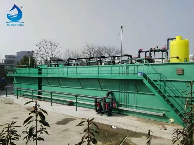 ระบบบำบัดน้ำเสียแบบ MBR แบบสำเร็จรูป ความจุ 1,000 ลูกบาศก์เมตรต่อวัน ในสหราชอาณาจักร