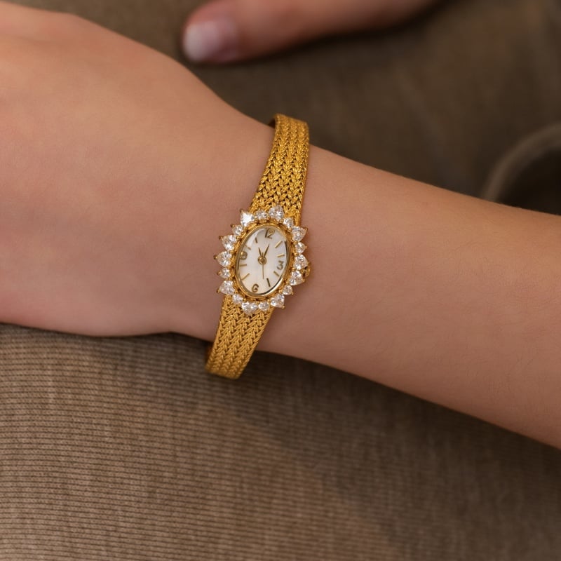 Heart Shaped Rhinestone Inlaid Ladies Watch, Gold-Plated Wristwatch with Japanese Quartz Movement, Factory Wholesale