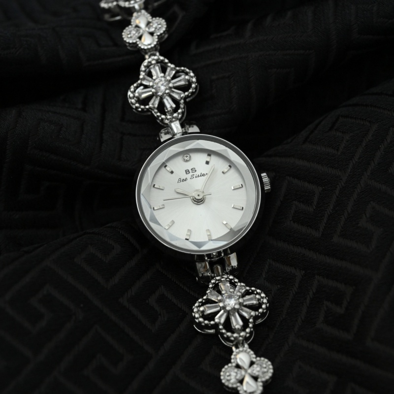 Unmatched Quality and Aesthetic Appeal in Retro Chronograph Watches