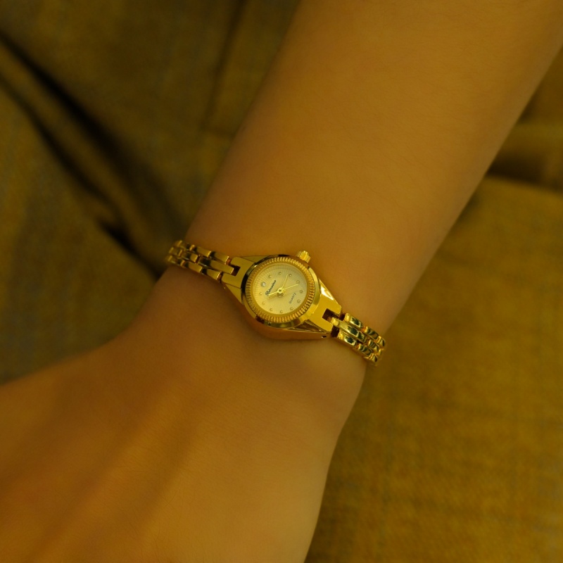 Discover the Unique Advantages of Our Vintage Designer Jewelry