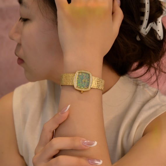Vintage Fashion Women's Opal Watch With Sparkling Rhinestones