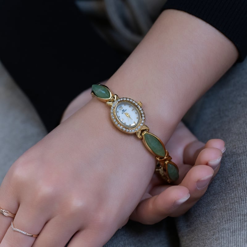 New Arrival Ladies Watch Inlaid With Precious Stones, Factory Wholesale, Custom Styles and Colors Available