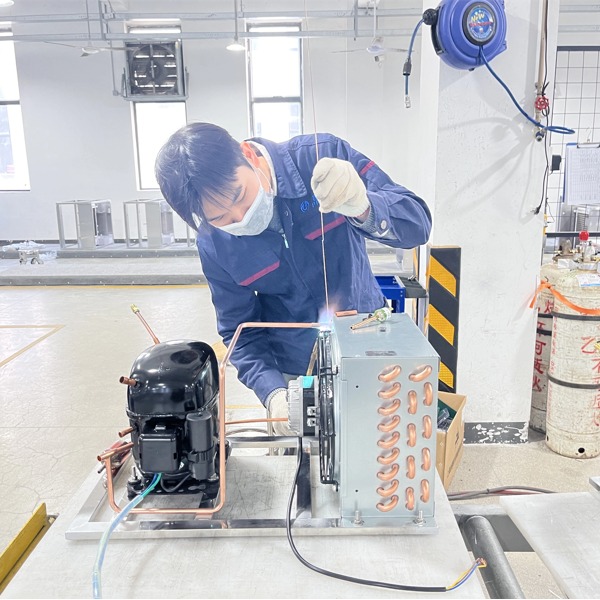 High-Quality Professional Water-Cooled Maker for Your Business Needs