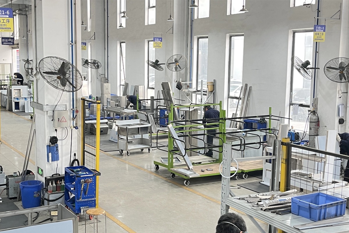 Stainless Steel Work Table – Gauge, Leg Type, and Size Selection for Different Applications