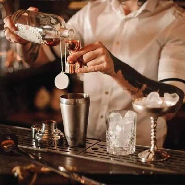 Premium Ice Machine for Home Bar – Elevate Your Entertaining Experience