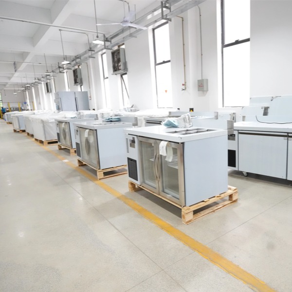 Открийте търговския замразител Easy Clean за нуждите на вашия бизнес