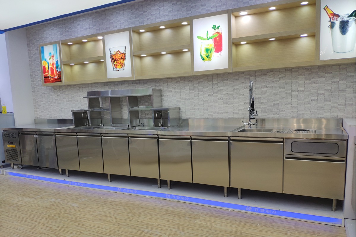 Stainless Steel Work Table – Gauge, Leg Type, and Size Selection for Different Applications