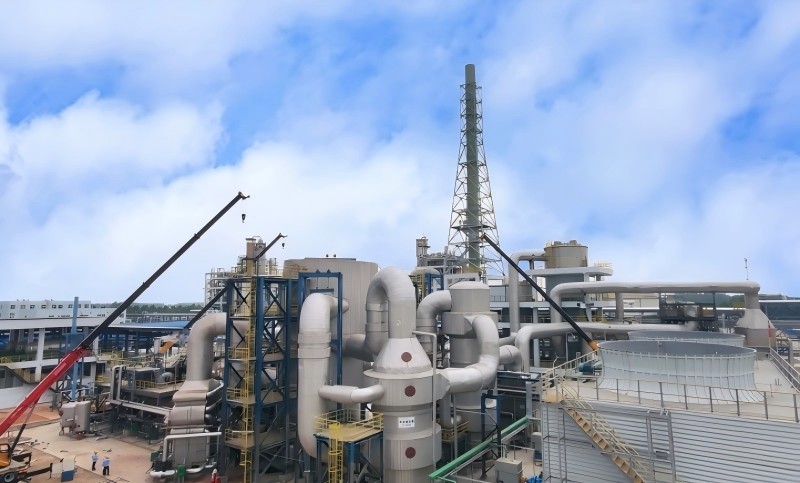 图片 30.jpgRefinery piping where duplex stainless steel resists chloride stress corrosion cracking