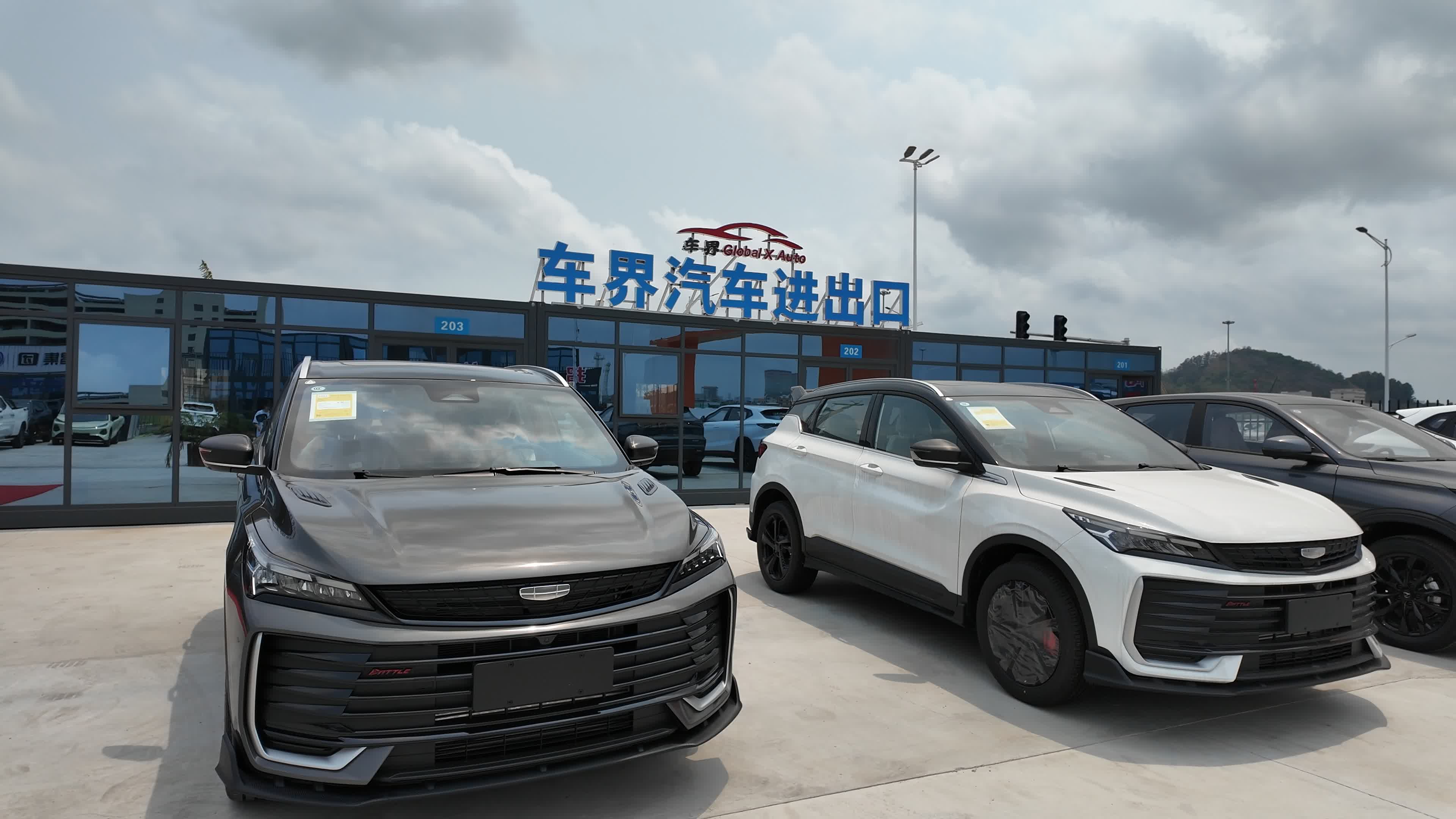 African importer visits car warehouse to check Chinese SUVs before bulk order