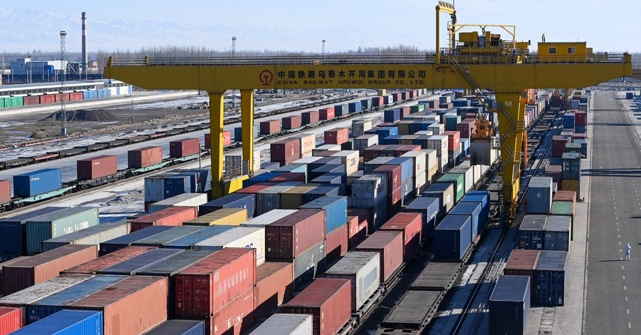 Rail freight terminal handling cross-border cargo transshipment near the China-Kazakhstan border