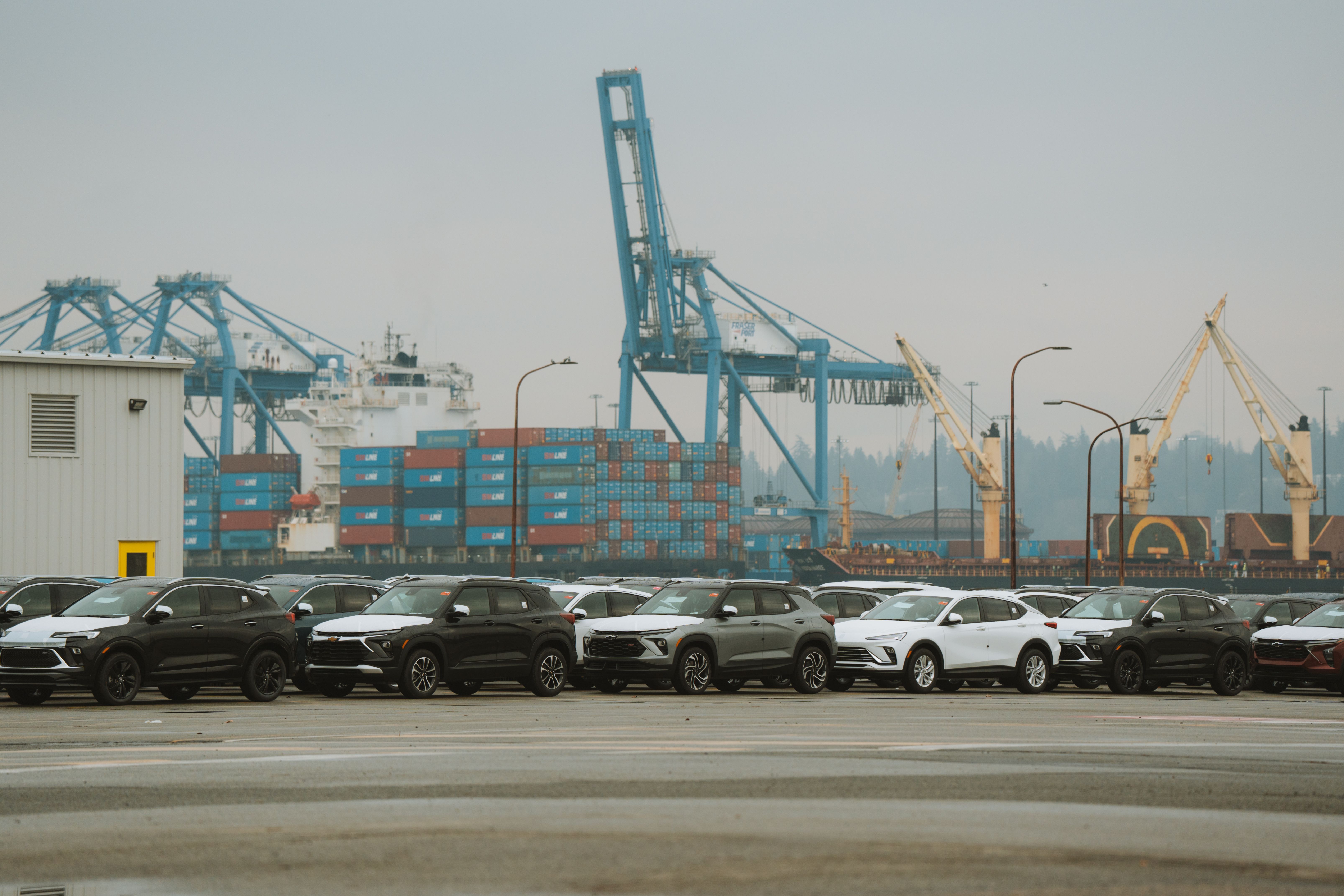Bulk stock of tax-compliant Geely, Changan and Jetour gasoline SUVs ready for shipment to Algeria