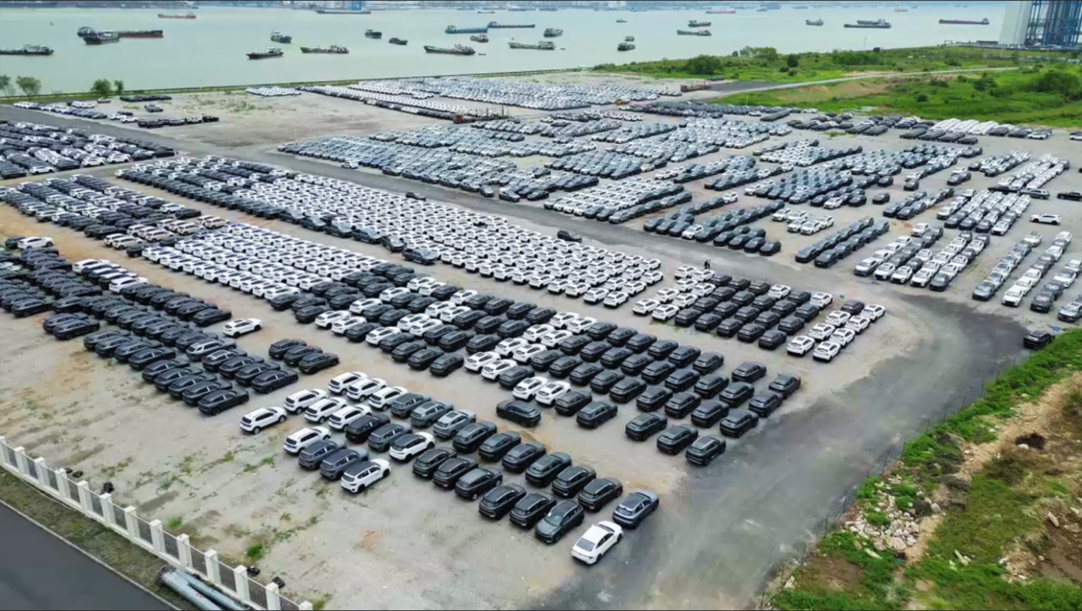 Large stock of Chinese gasoline and hybrid SUVs for bulk wholesale to African auto dealers