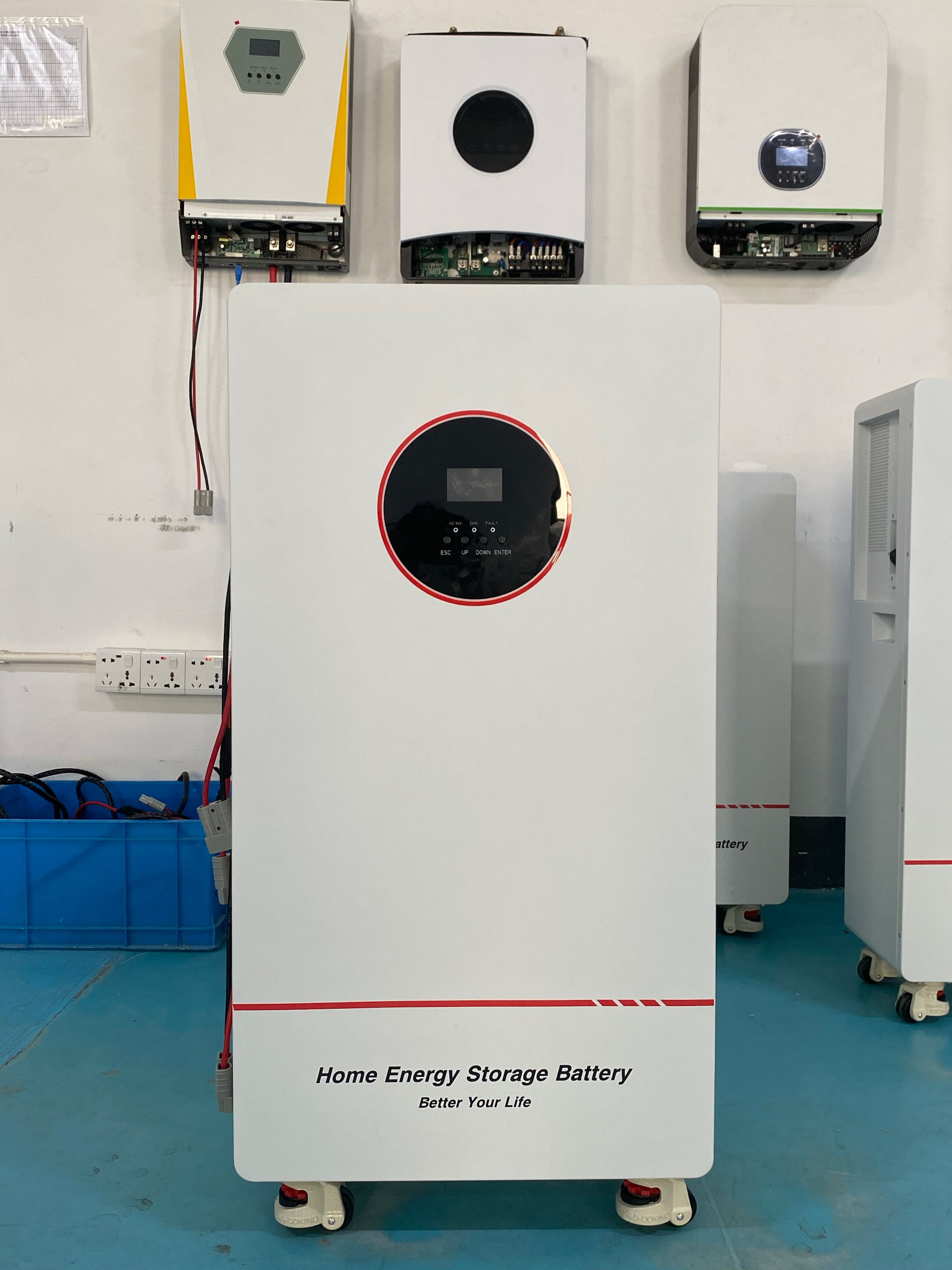 Mașină integrată de invertor și stocare energetică verticală