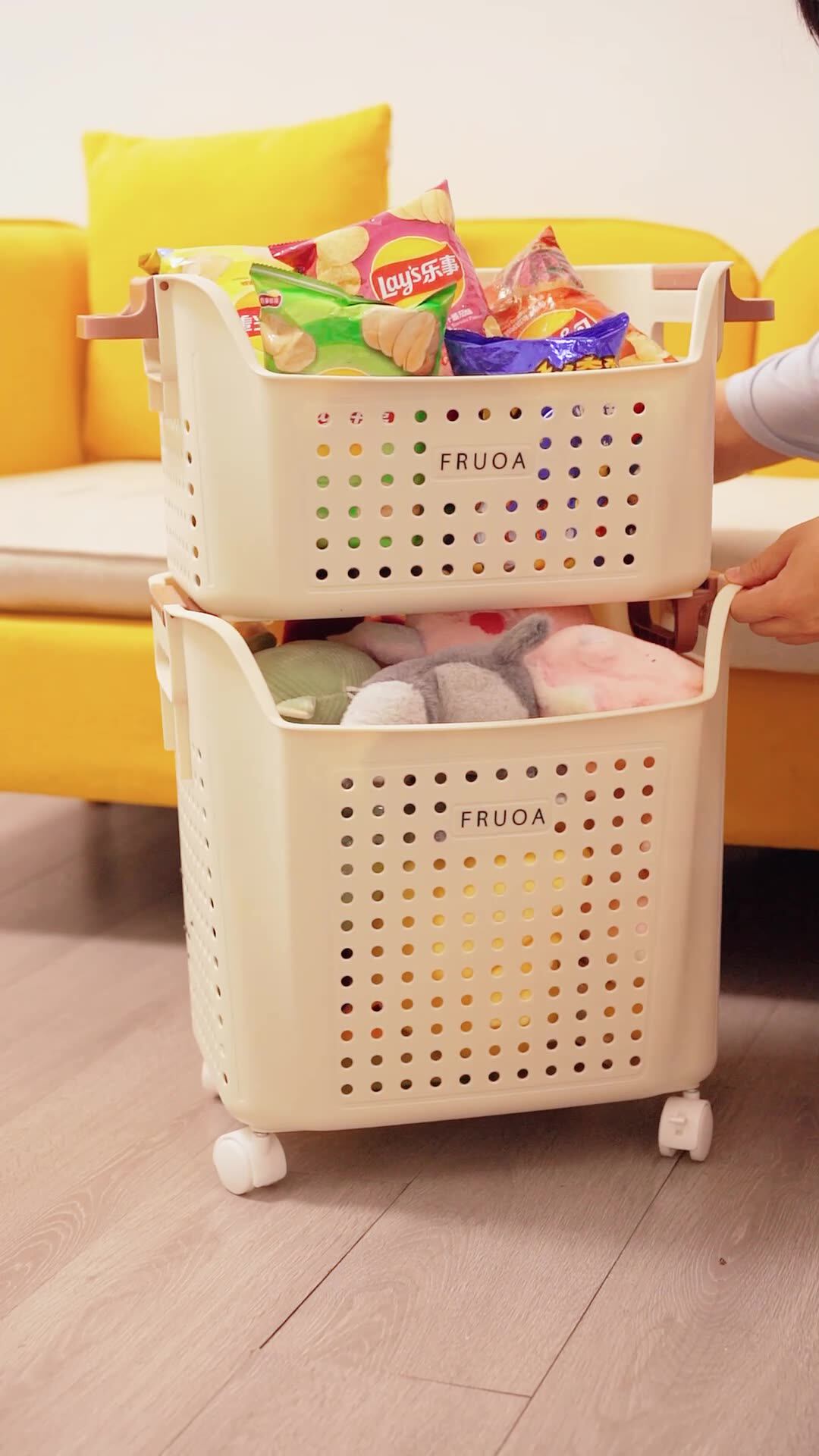Plastikowy kosz na pranie, kółka do torby materiałowej