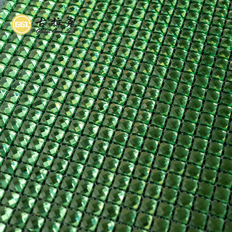 Kristallgrüne quadratische Diamantoberfläche Glas Mosaikfliesen Innendekoration