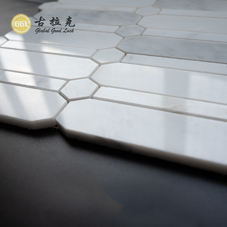 GGL Fournit des carreaux de mosaïque en marbre blanc pour les murs de cuisine et de salle de bain Carreaux de mosaïque en pierre naturelle flûtée