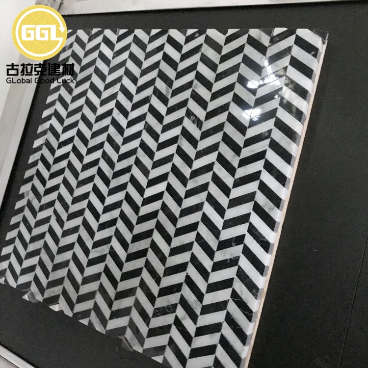 Neuester Entwurf Zebra gestreifte Schwarz-Weiß Chevron Marmor Mosaikfliese