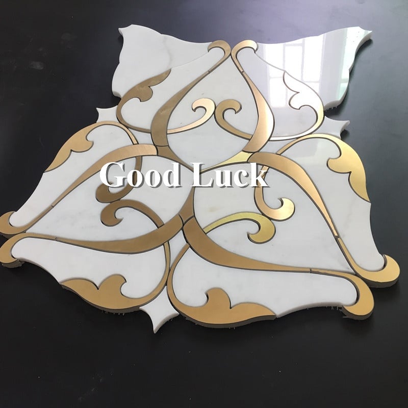 Kemewahan Ringan Marmer Putih Dengan Tembaga Waterjet Mosaic Tile