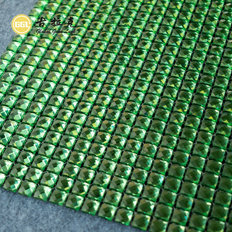 Kristallgrüne quadratische Diamantoberfläche Glas Mosaikfliesen Innendekoration