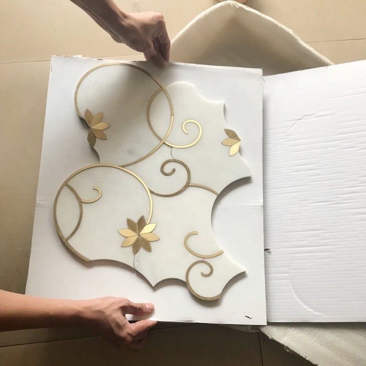 White Mable Campuran Brass Waterjet Corak Bunga Mozaik untuk Til Dinding Bilik Mandi dan Dapur