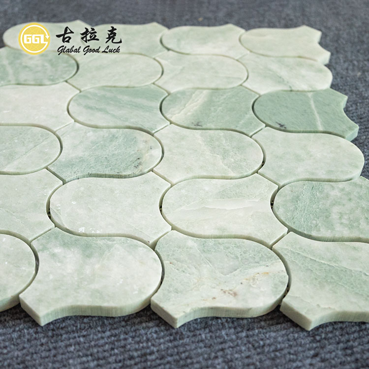 Mosaico de mármol verde natural de forma única para azulejos de baño y cocina