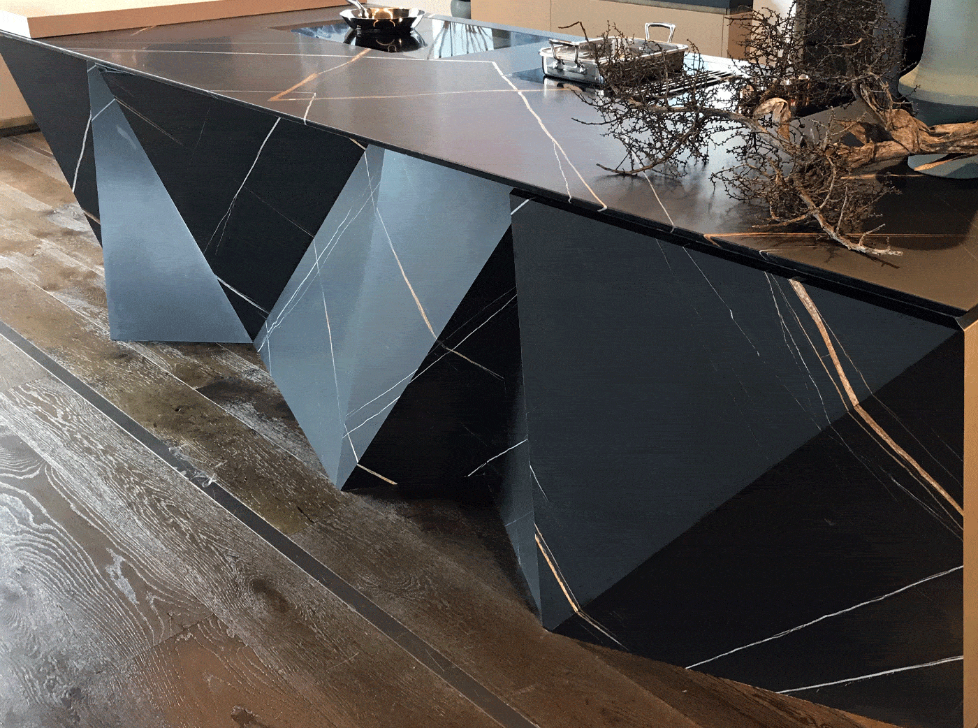 Sahara Noir Marble 10.gif