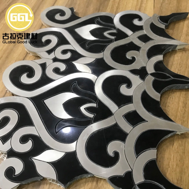 Swart Marmer Mix Roestvrystaaletjie Waterjet Mosaïek Elegante Ontwerp Tegel vir Binnenhuisversiering