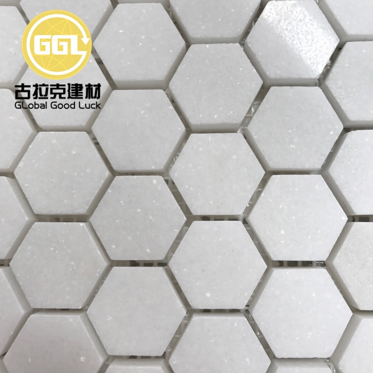 Azulejos de mosaico mini hexagonales de mármol blanco Thassos para decoración de baño y aseo