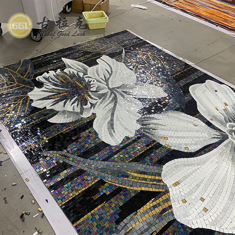 Feito sob Encomenda Arte Moderna Mosaico Flor Pattern Mural Vidro 4mm de Espessura Corte Manual para Quarto Hotel Decoração de Parede