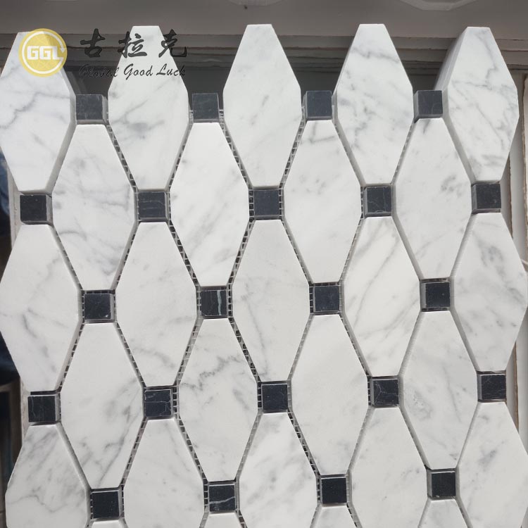 Carrara-Weiß-Marmor mit schwarzen Punkten Mosaik für Heimwanddekorkacheln